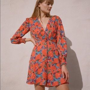 Beautiful dress for summer. Unworn. Must size up. Perfect for Petites figures